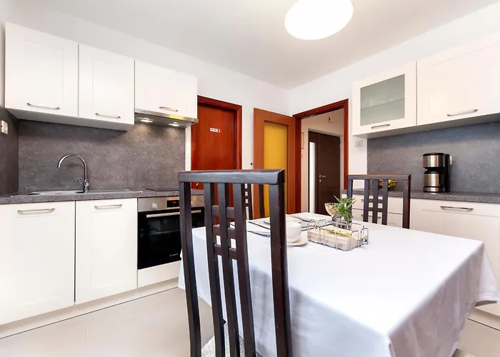 Carmelo Apartament *